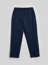 4F Spodnie dresowe męskie - granatowe M. Niebieskie spodnie sportowe męskie 4f, m, bez wzorów, z dresówki. Za 149.99 zł.