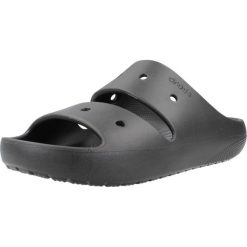 Sandały CROCS CLASSIC SANDAL V2 Czarny. Czarne sandały damskie Crocs, bez wzorów, z gumy, bez obcasa, bez zapięcia. Za 135.99 zł.
