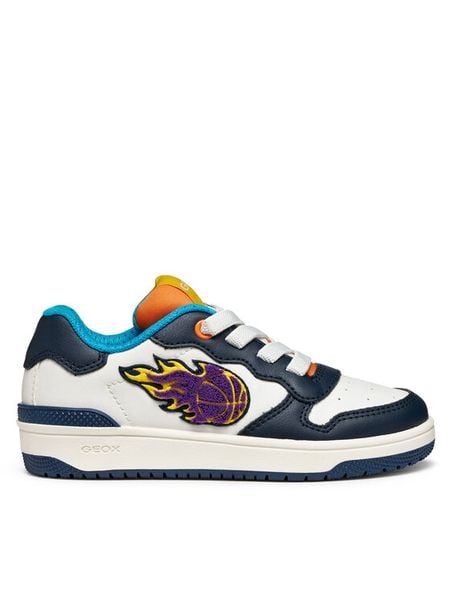 Geox Sneakersy J Washiba J56LQB 000BC C0899 M Biały. Białe buty sportowe chłopięce Geox, bez wzorów, ze skóry, bez zapięcia. Za 119.99 zł.