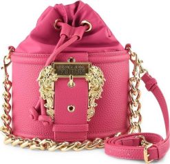 Versace Jeans Torebka na pasku marki Versace Jeans model 75VA4BF3_ZS827 kolor Różowy. Torebki damski. Sezon: Jesień/Zima NoSize. Czerwone torebki do ręki damskie Versace Jeans, bez wzorów, z jeansu, bez dodatków. Za 687.94 zł.