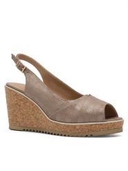 Clara Barson Sandały WS22257-02 Złoty. Żółte klapki damskie Clara Barson, bez wzorów, z syntetyku, bez obcasa, na koturnie, bez zapięcia. Za 129.99 zł.