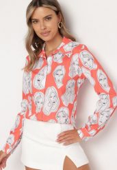 Różowa Koszula z Artystycznym Nadrukiem Twarzy Dremelia. Czerwone bluzki damskie Born2be, l, bez wzorów, eleganckie, bez kołnierzyka, bez ramiączek. Za 69.99 zł.
