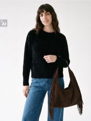 Sweter oversize - czarny. Czarne swetry damskie Sinsay, l, bez wzorów, bez kołnierzyka, bez ramiączek, bez kaptura. Za 49.99 zł.