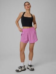 4F Spodenki treningowe szybkoschnące damskie - różowe M. Czerwone szorty damskie 4f, m, bez wzorów, z tkaniny, z podwyższonym stanem. Za 149.99 zł.