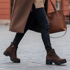 Brązowe Botki Armodo Eleganckie Buty Damskie. Brązowe kozaki damskie Armodo, bez obcasa. Za 450.99 zł.