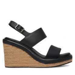Espadryle Calvin Klein. Czarne sandały damskie Calvin Klein, bez wzorów, bez obcasa, bez zapięcia. Za 359.99 zł.