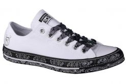 Buty do chodzenia damskie, Converse X Miley Cyrus Chuck Taylor All Star. Białe obuwie sportowe damskie Converse, bez wzorów, z materiału, trekkingowe. Za 484.65 zł.