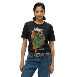 Damska koszulka na co dzień Superdry Neo Trad Tattoo. Czarne koszulki sportowe damskie Superdry., bez wzorów, bez kołnierzyka, bez ramiączek. Za 146.70 zł.