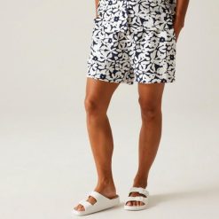 Szorty damskie Regatta Salise. Niebieskie szorty damskie Regatta, m, bez wzorów, ze lnu, eleganckie. Za 138.00 zł.