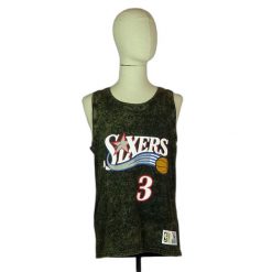 Tank top Philadelphia 76ers Quintessential Acid Wash. Czarne koszulki sportowe męskie Mitchell & Ness, bez wzorów, sportowe, bez kołnierzyka. Za 397.50 zł.