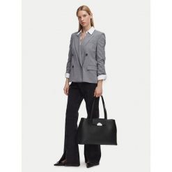 Torebka KARL LAGERFELD. Czarne torebki do ręki damskie KARL LAGERFELD, bez wzorów, klasyczne, bez dodatków. Za 849.99 zł.