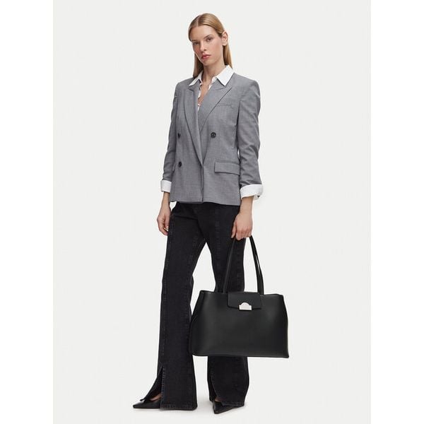 Torebka KARL LAGERFELD. Czarne torebki do ręki damskie KARL LAGERFELD, bez wzorów, klasyczne, bez dodatków. Za 759.99 zł.