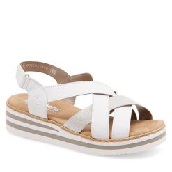 Sandały Rieker. Białe klapki damskie Rieker, bez wzorów, bez obcasa, na koturnie, bez zapięcia. Za 299.99 zł.