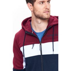 BLUZA MĘSKA Z KAPTUREM MULTIKOLOROWA. Bluzy męskie marki TOP SECRET. W wyprzedaży za 69.99 zł.
