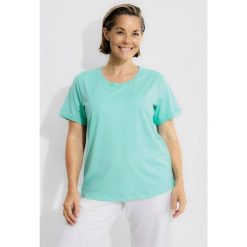 Damskie Koszulka funkcyjna SPF 50+ okrągły dekolt krótki rękaw z recyklingu. Zielone koszulki sportowe damskie Ulla Popken, plus size, bez wzorów, z elastanu, bez kołnierzyka, bez ramiączek, trekkingowe. Za 199.99 zł.