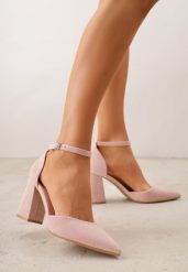 Różowe Czółenka z Imitacji Zamszu na Słupkowym Obcasie ze Szpiczastym Noskiem Hadina. Czerwone czółenka damskie Renee, bez wzorów, z jeansu, ze szpiczastym noskiem, bez obcasa, bez zapięcia. Za 99.99 zł.