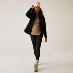 Bluza damska z kapturem Elinn. Czarne bluzy damskie Regatta, bez wzorów, z polaru, z kapturem. W wyprzedaży za 257.00 zł.