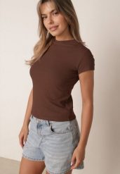 Brązowy Gładki T-shirt z Wiskozy ze Stójką w Minimalistycznym Stylu Deleus. Brązowe bluzki damskie Born2be, l, z aplikacjami, z jeansu, eleganckie, bez kołnierzyka. Za 39.99 zł.