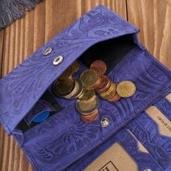 Paolo Peruzzi Portfel damski skórzany vintage w kwiaty granatowy duży T-108-HDB. Niebieskie portfele damskie Paolo Peruzzi, bez wzorów. Za 118.85 zł.