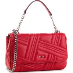 Torebka DKNY - R833B638 Rouge 613. Czerwone torebki do ręki damskie DKNY, ze skóry. Za 979.00 zł.