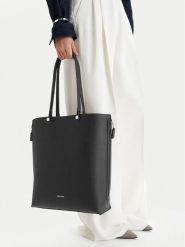 GINO ROSSI Torebka EO-LX10245 Granatowy. Niebieskie torebki do ręki damskie Gino Rossi, bez wzorów, z materiału, bez dodatków. Za 323.99 zł.