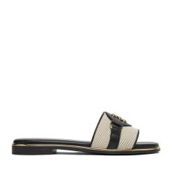 Klapki Nine West. Czarne klapki damskie Nine West, bez wzorów, bez obcasa. Za 159.99 zł.