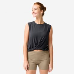 Koszulka do jogi i pilatesu damska Domyos bez rękawów. Szare koszulki sportowe damskie Decathlon, bez wzorów, z elastanu, na fitness i siłownię. Za 69.99 zł.