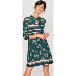 Sukienka w kwiaty - Turkusowy. Niebieskie sukienki damskie Mohito, w kwiaty. Za 129.99 zł.