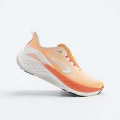Buty do biegania męskie Kiprun KS900 Support. Białe buty sportowe męskie KIPRUN, bez zapięcia, do biegania. W wyprzedaży za 399.99 zł.