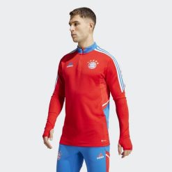 Kurtka z dresu Bayern Munich Condivo 2022/23. Czerwone kurtki męskie Adidas, s, bez wzorów, z dresówki, do piłki nożnej. Za 308.55 zł.