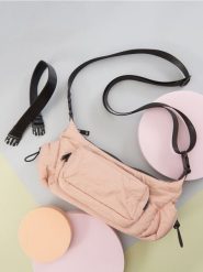 Torebka - różowy. Czerwone torebki do ręki damskie Sinsay, bez wzorów, bez dodatków. W wyprzedaży za 13.99 zł.