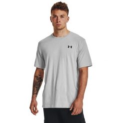 Under Armour M L CHEST LOCKUP SS MFO Koszulka męska. Szare koszulki sportowe męskie Under Armour, l, bez wzorów, z bawełny, bez kołnierzyka, bez ramiączek. Za 76.99 zł.