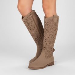 Kozaki damskie S.Barski, cholewka z materiału zamykane na suwak fason w stylu boho płaski obcas, brązowe, HY61-8023. Brązowe kozaki damskie S.BARSKI, bez obcasa, na obcasie. Za 209.00 zł.