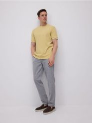 T-shirt regular z bawełny - żółty. Żółte t-shirty męskie Reserved, l, bez wzorów, z bawełny, bez kołnierzyka. W wyprzedaży za 49.99 zł.