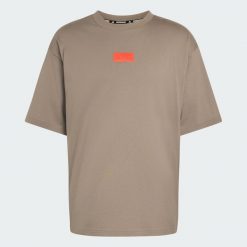 Koszulka Audi Revolut F1 Team Elevated Graphic I. Brązowe buty sportowe męskie Adidas, z bawełny, bez zapięcia, na fitness i siłownię. Za 239.00 zł.