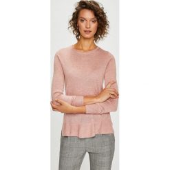 Vero Moda - Sweter. Czerwone swetry damskie Vero Moda, m, bez wzorów, z dzianiny, bez kołnierzyka, bez ramiączek, krótkie, bez kaptura. W wyprzedaży za 49.90 zł.