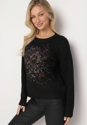 Czarny Sweter Ozdobiony Haftowanym Wzorem Inadrea. Czarne swetry damskie Born2be, bez wzorów, z jeansu, eleganckie, bez kołnierzyka, bez ramiączek, długie, bez kaptura. Za 159.99 zł.