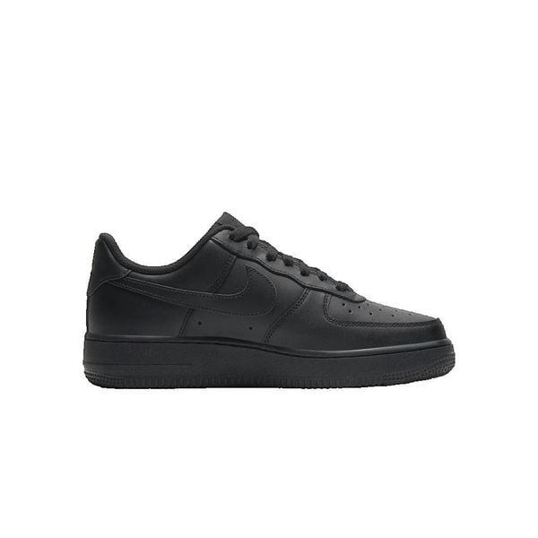 Buty Nike Air Force 1 '07 Czarny. Czarne obuwie sportowe damskie Nike, bez wzorów, z gumy, trekkingowe, Nike Air Force. Za 479.99 zł.
