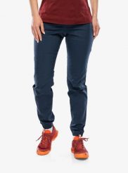 Spodnie wspinaczkowe damskie Ortovox Affinity Pants. Niebieskie spodnie materiałowe damskie ORTOVOX, l, bez wzorów, z bawełny. Za 456.49 zł.