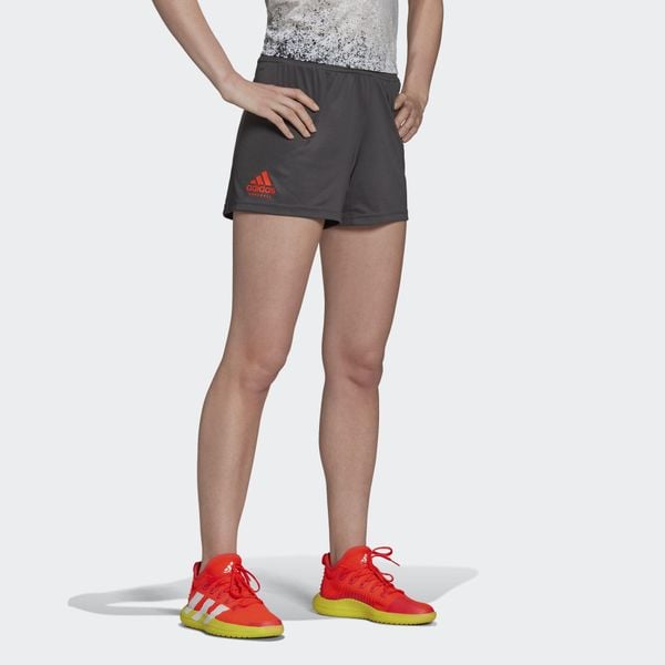 Szorty damskie adidas HB Train. Czerwone szorty damskie Adidas, s, bez wzorów, z materiału, biznesowe, z standardowym stanem. Za 140.00 zł.