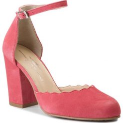 Półbuty BRENDA ZARO - T2525A Suede Fresa. Czerwone półbuty damskie Brenda Zaro, bez wzorów, ze skóry, eleganckie, bez obcasa, na obcasie, bez zapięcia. W wyprzedaży za 269.00 zł.