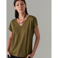 Ażurowa bluzka z krótkimi rękawami - Khaki. Bluzki damskie Mohito. W wyprzedaży za 19.99 zł.
