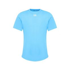 Koszulka Under Armour Challenger Pro. Niebieskie koszulki sportowe męskie Under Armour, bez wzorów, bez kołnierzyka, bez ramiączek, do piłki nożnej. Za 173.00 zł.