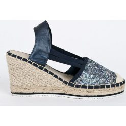 Marco Tozzi - Espadryle. Klapki damskie Marco Tozzi. W wyprzedaży za 99.90 zł.