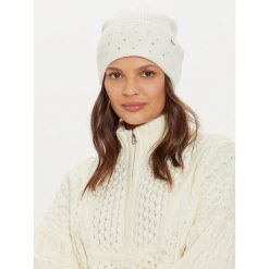 Czapka Guess. Białe czapki i kapelusze damskie Guess, na zimę, z aplikacjami. Za 199.99 zł.