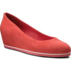 Półbuty HÖGL - 5-104202 Koralle 8900. Czerwone półbuty damskie HÖGL, z materiału. W wyprzedaży za 329.00 zł.