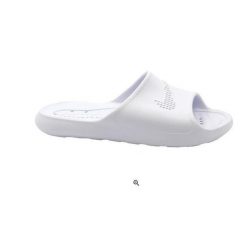 Damskie Wsuwki Victori One. Białe klapki damskie Nike, bez wzorów, sportowe, bez obcasa. Za 116.99 zł.