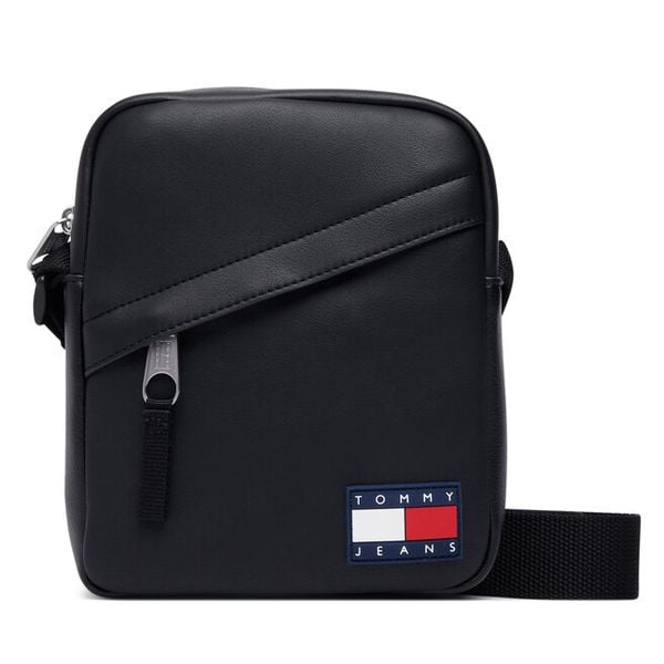 Saszetka Tommy Jeans. Czarne saszetki męskie Tommy Jeans, z jeansu, młodzieżowe, małe. Za 289.99 zł.