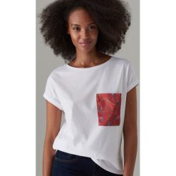 Bawełniana koszulka chain print - Biały. T-shirty damskie marki Mohito. Za 29.99 zł.