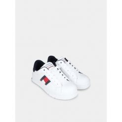 Sneakersy damskie Tommy Hilfiger Flag. Białe obuwie sportowe damskie Tommy Hilfiger, bez wzorów. W wyprzedaży za 282.50 zł.